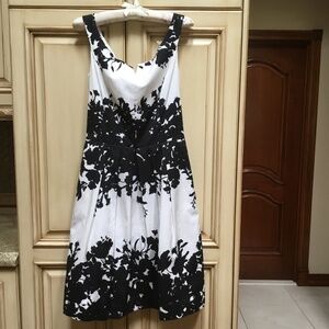White House Black Market Black & White Print Dress